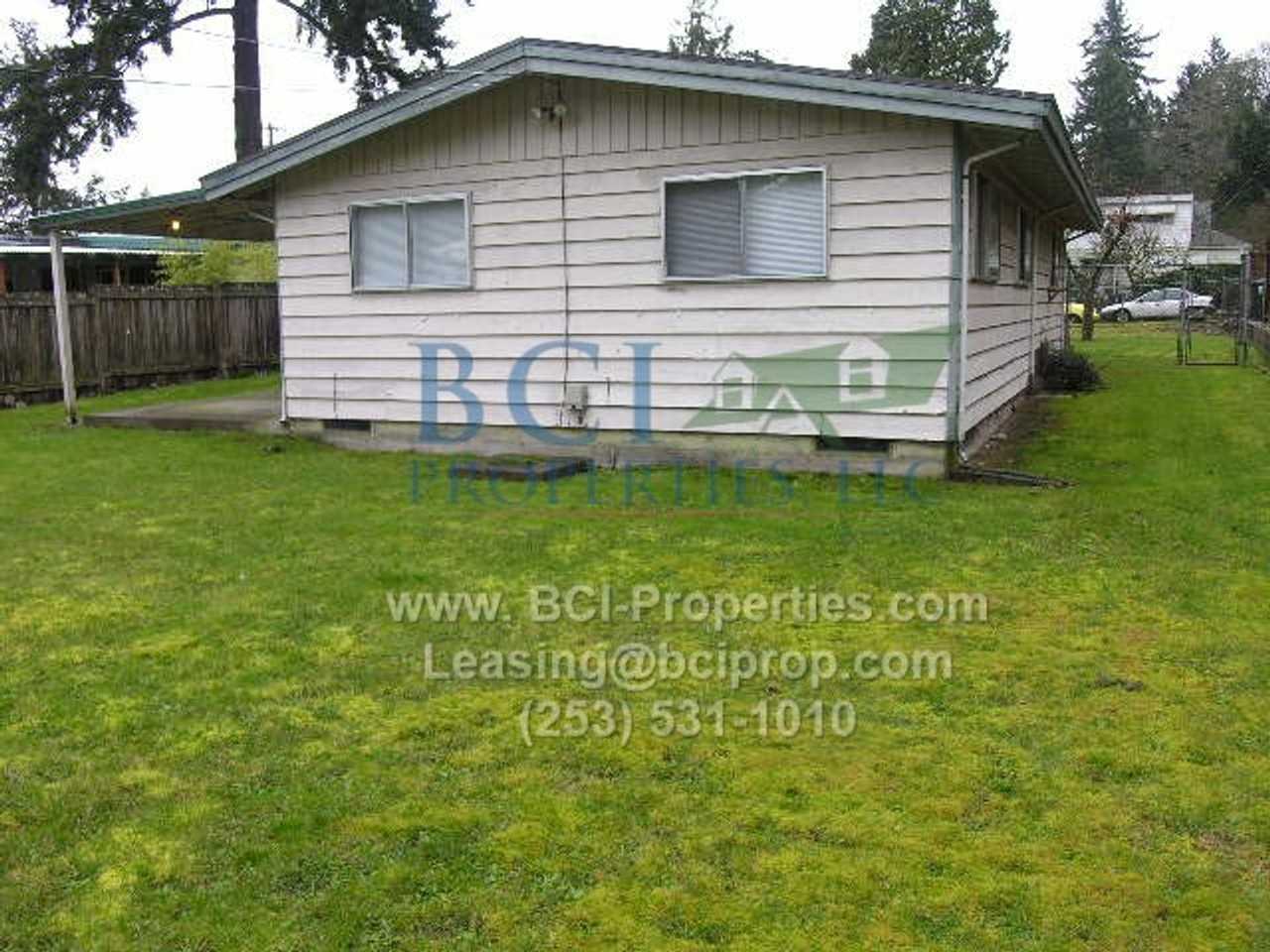 7440 S Pine St - Photo 2 of 14