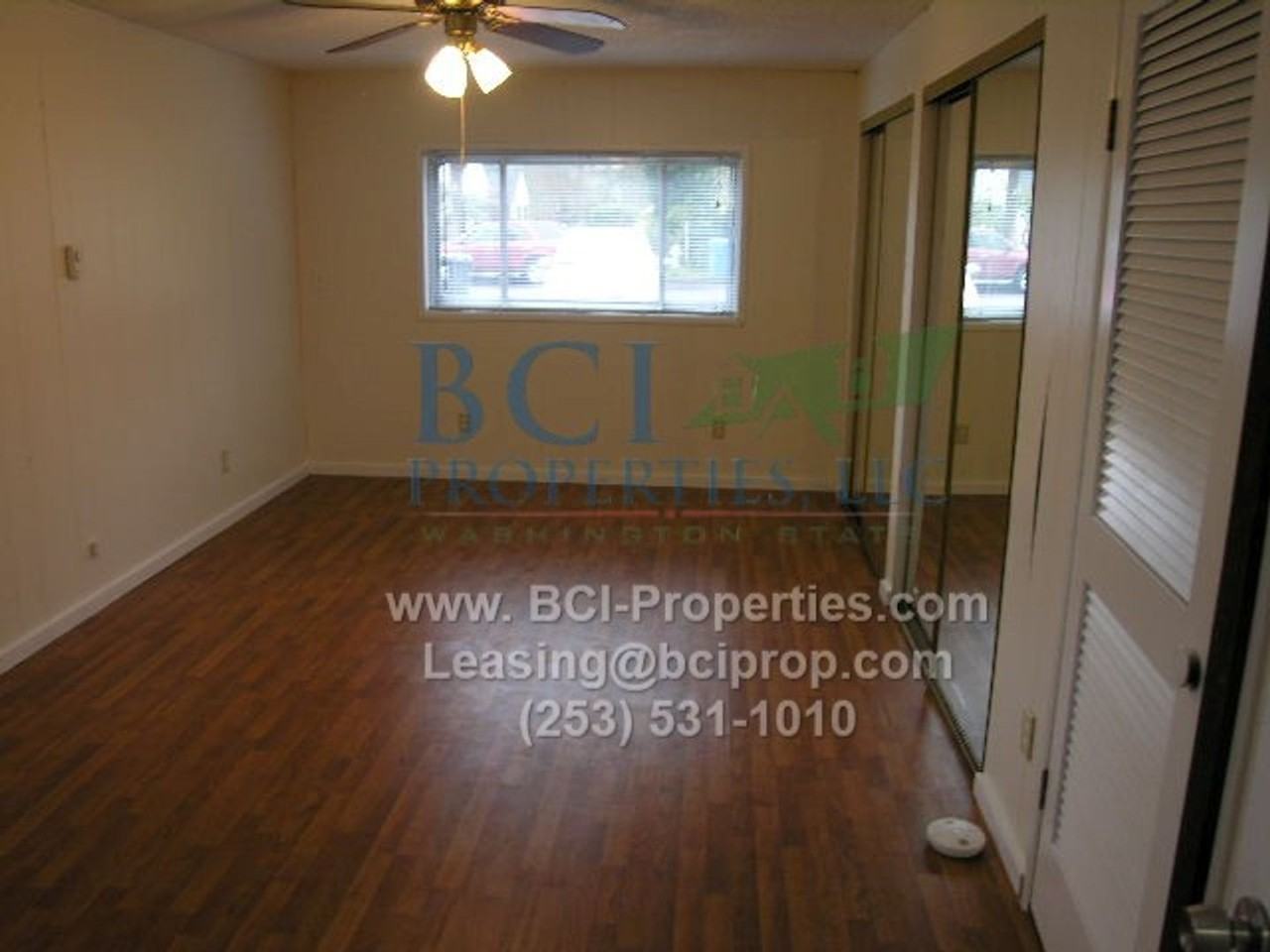 7440 S Pine St - Photo 4 of 14