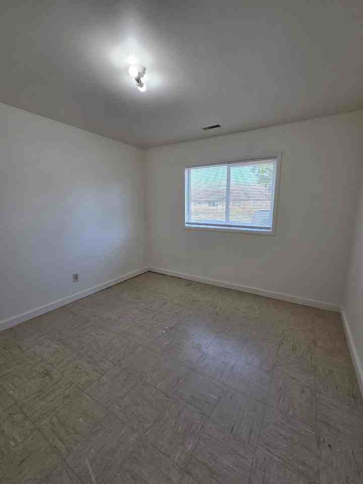 1204 Doolittle Dr - Photo 7 of 13