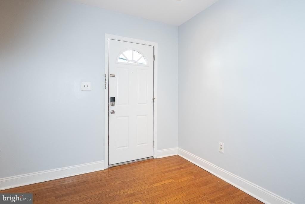 4520 Baker St - Photo 3 of 46
