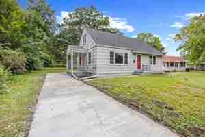 featured image of 2408 26th St