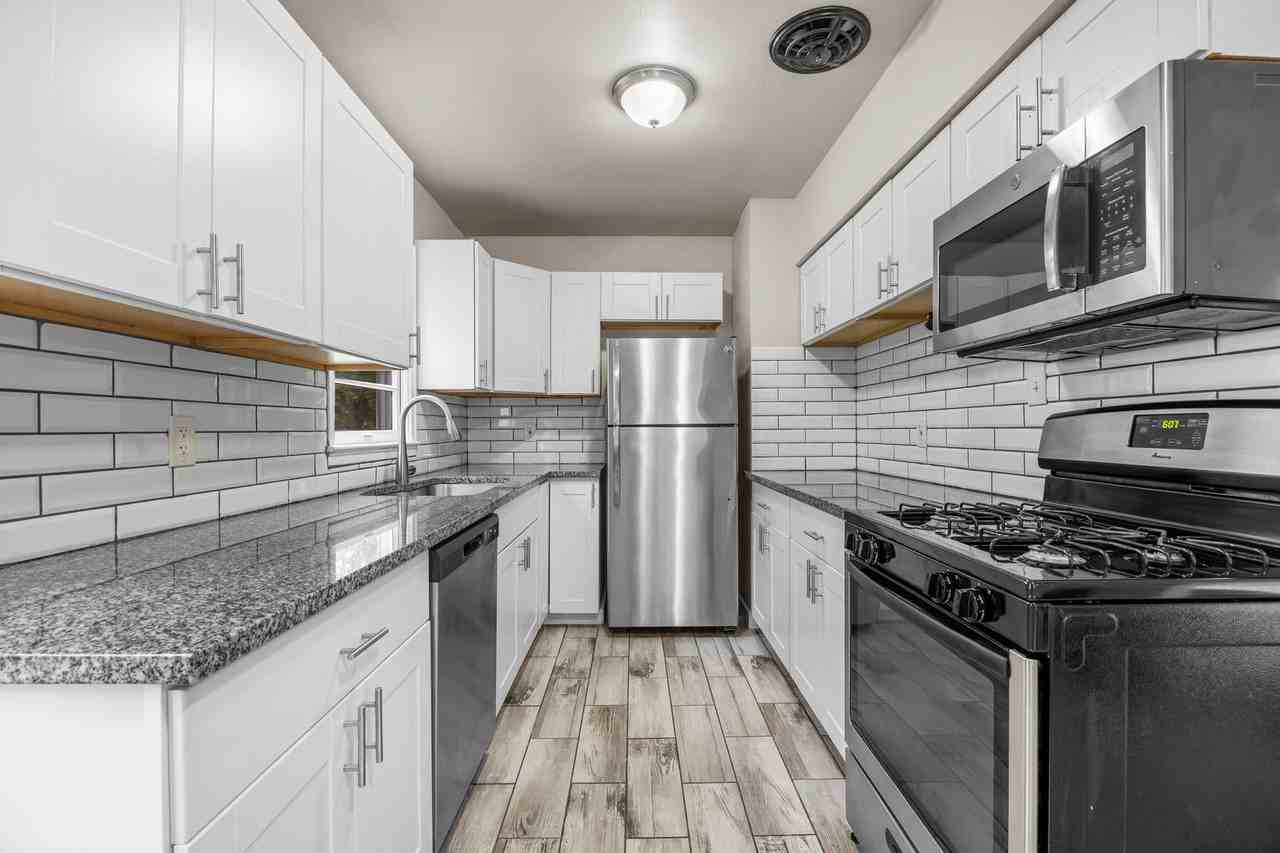 2408 26th St - Photo 3 of 19