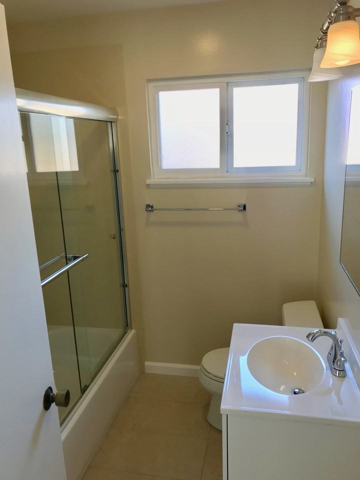 1230 Lynn Way - Photo 7 of 10