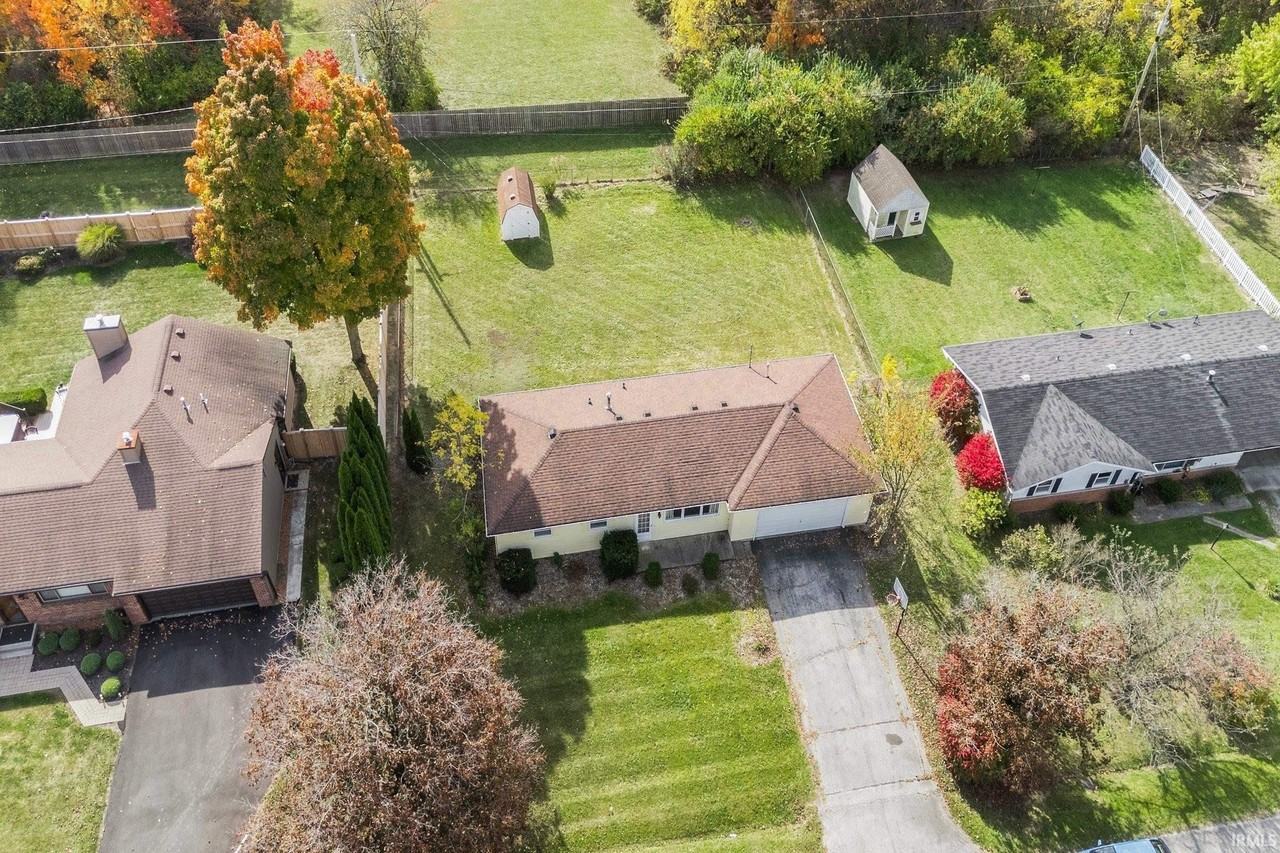 2221 Graham Dr - Photo 4 of 39
