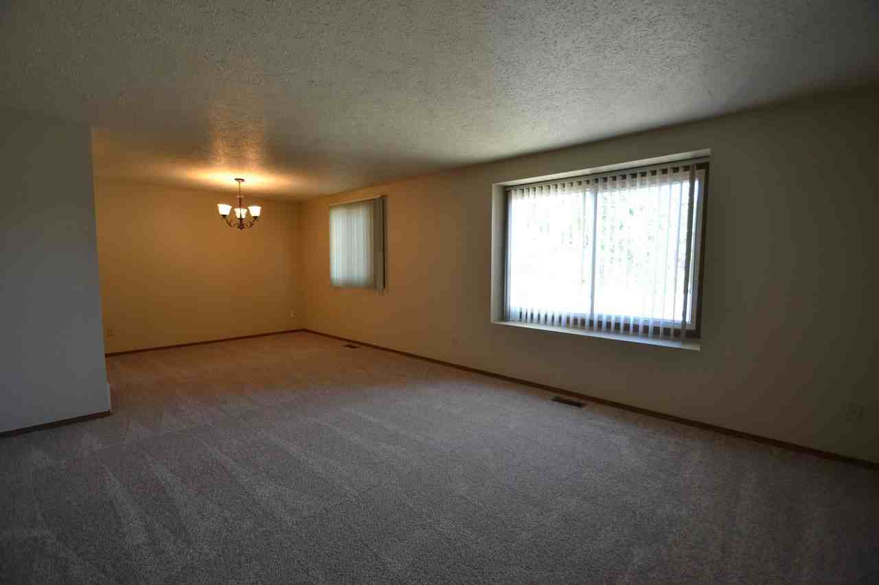 2220 Piros Dr - Photo 2 of 18