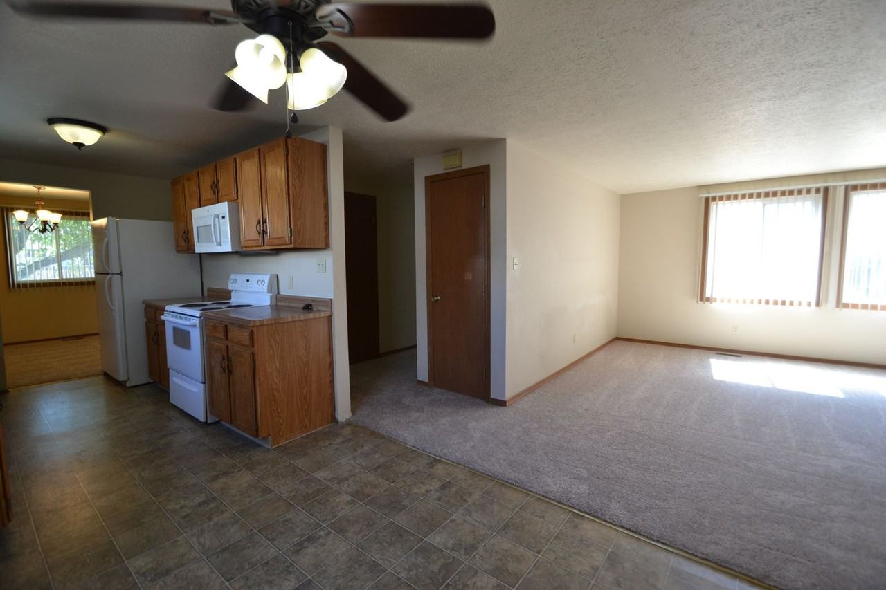 2220 Piros Dr - Photo 6 of 18
