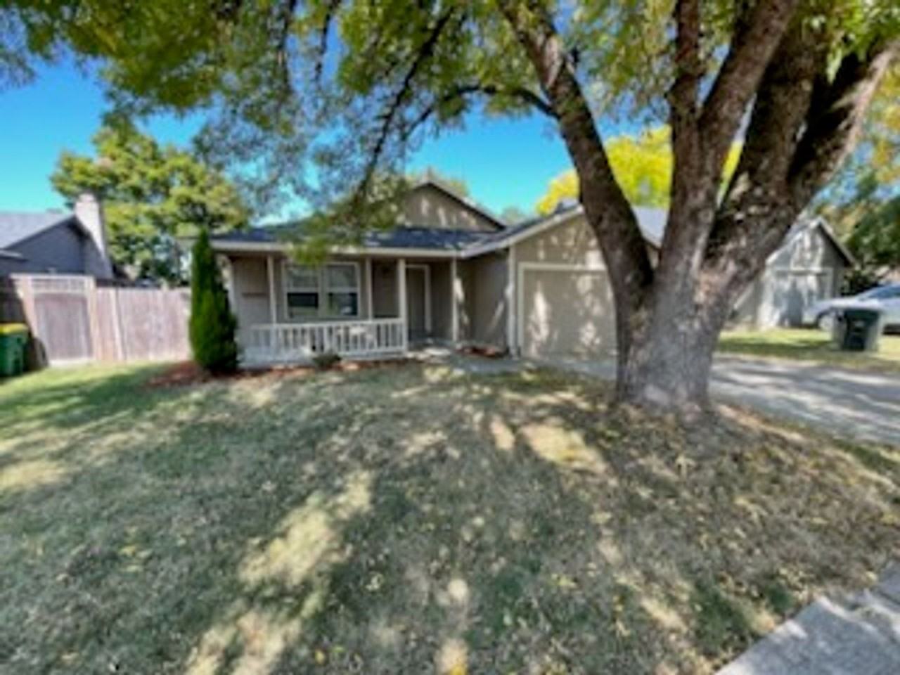 17775 Sw Corona Ln - Photo 2 of 22