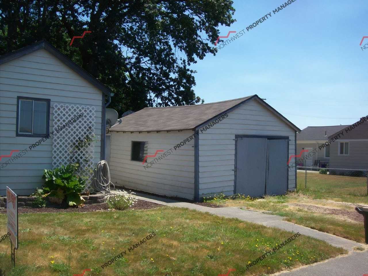 264 Sw 16th St - Photo 2 of 7
