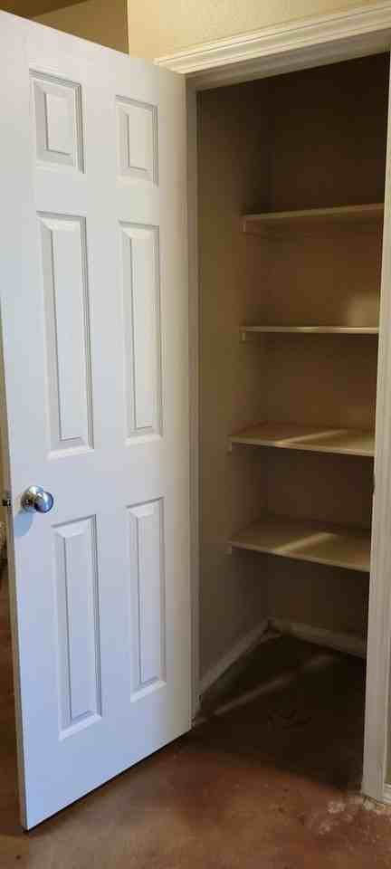 710 W 69th St - Photo 6 of 12