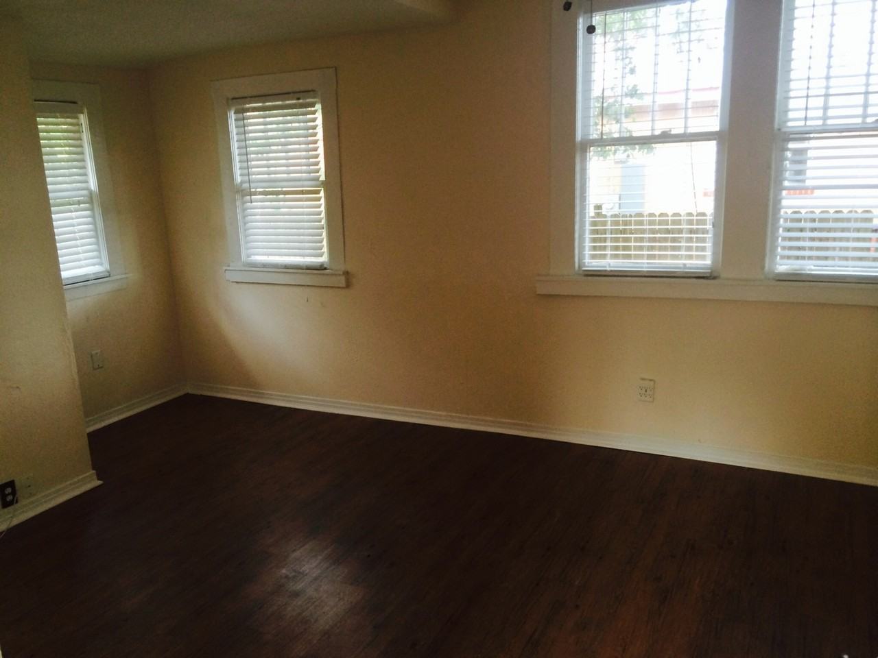 906 E 25th Ave - Photo 5 of 14
