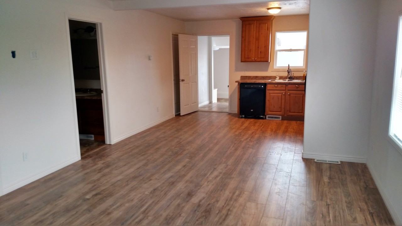 500 S Osborne Ave - Photo 3 of 9