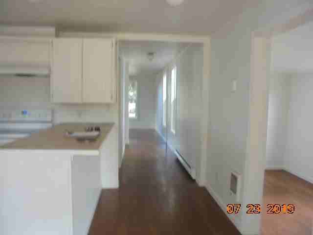 627 Church St - Photo 3 of 13