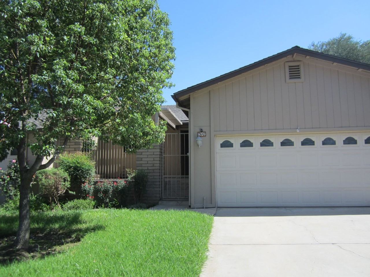2642 Laramie Rd - Photo 2 of 37