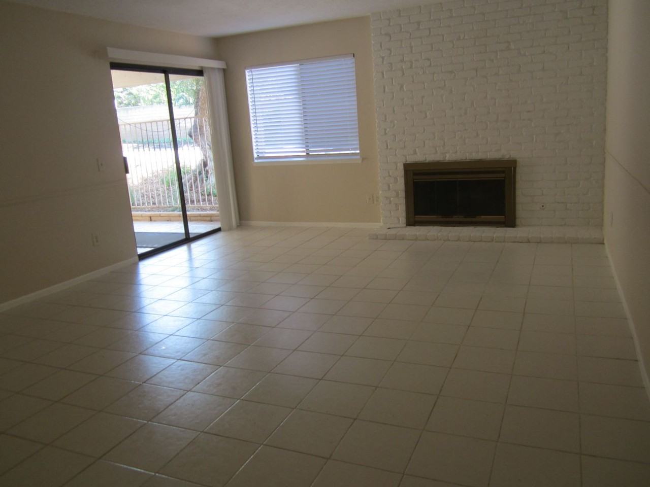 2642 Laramie Rd - Photo 5 of 37