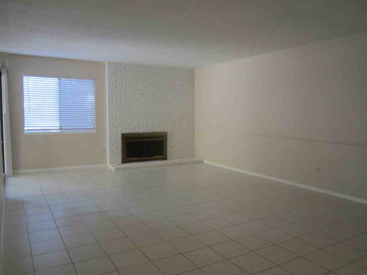 2642 Laramie Rd - Photo 6 of 37