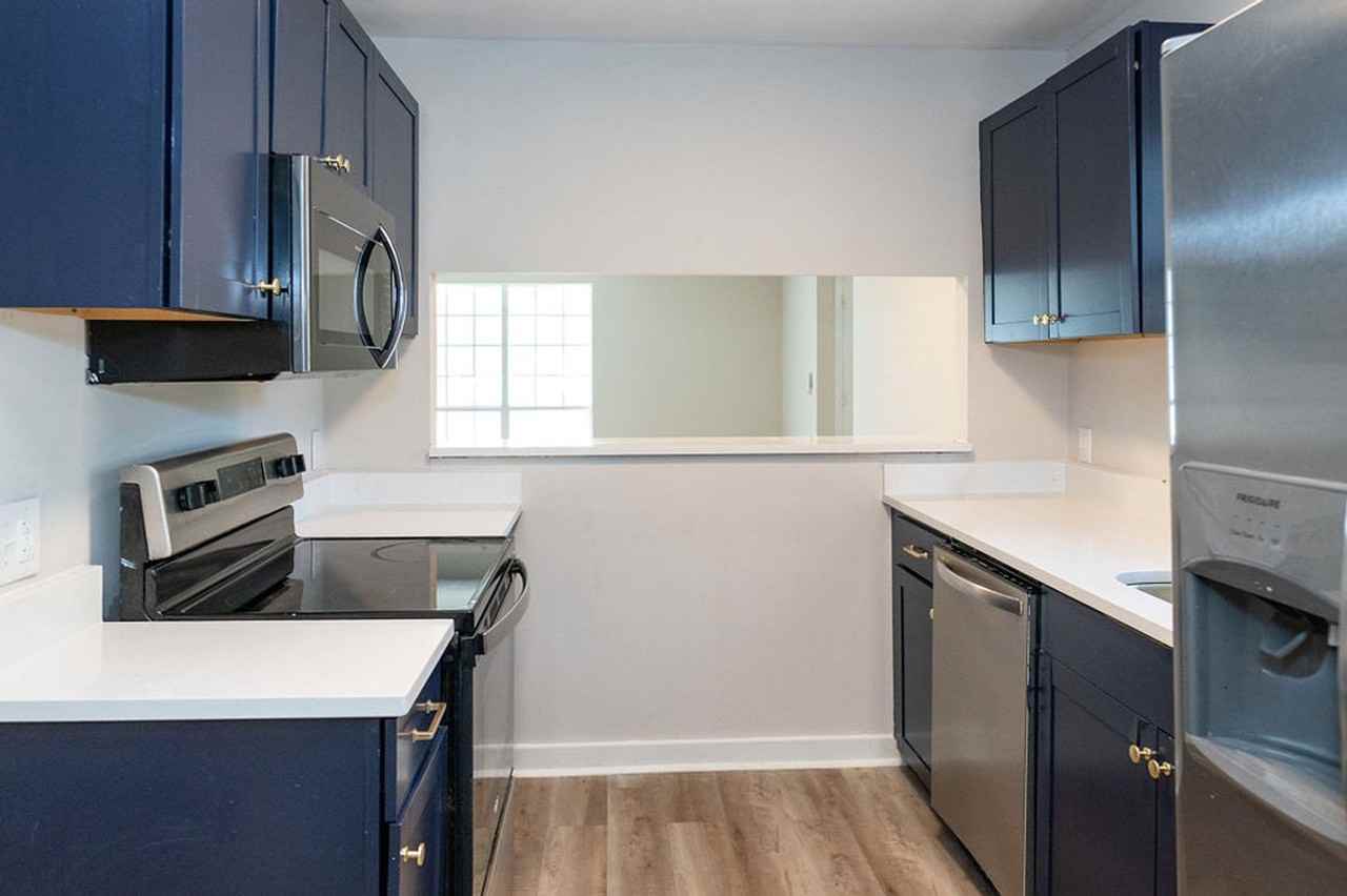 914A 16th St - Photo 6 of 48