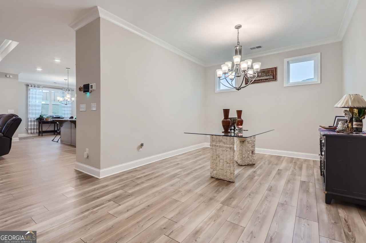 135 Salem Ct - Photo 6 of 22