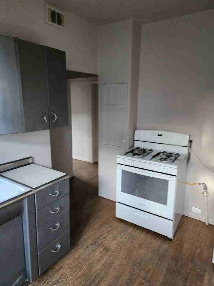 521 8th Ave S - Photo 4 of 8