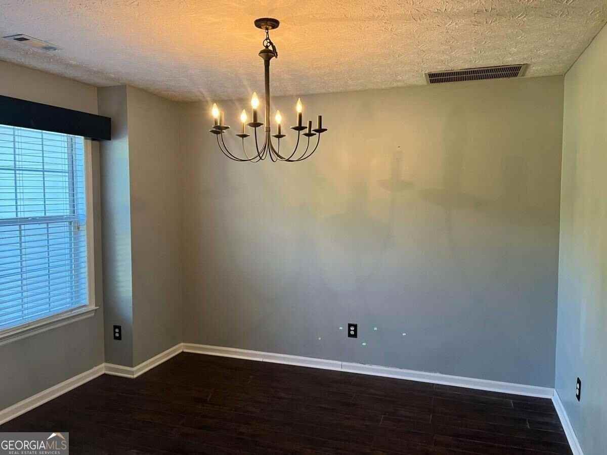 30 Candlewood Ct - Photo 5 of 50