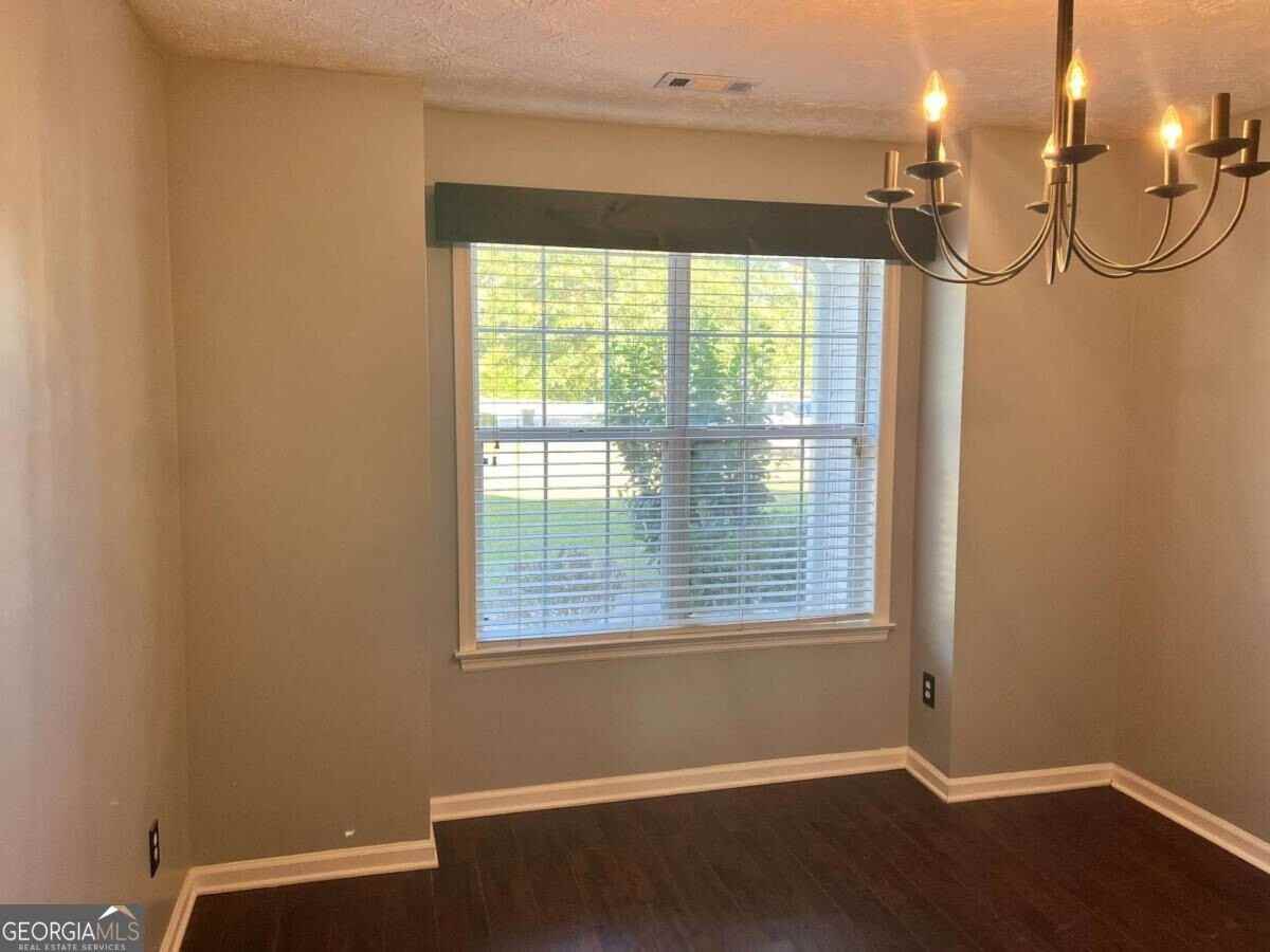 30 Candlewood Ct - Photo 6 of 50