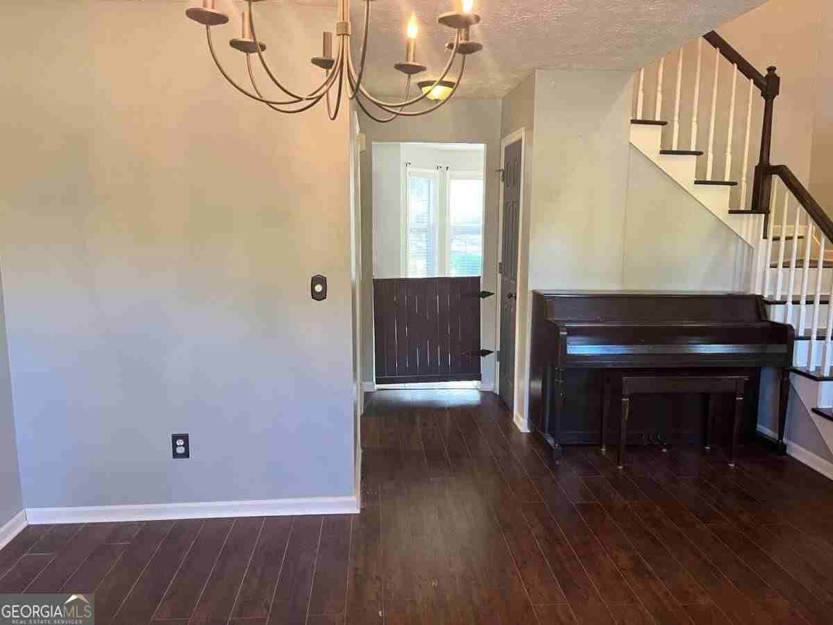 30 Candlewood Ct - Photo 7 of 50
