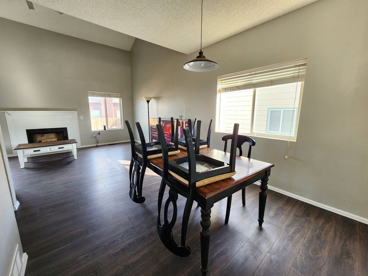1512 Coolcrest Dr - Photo 6 of 19