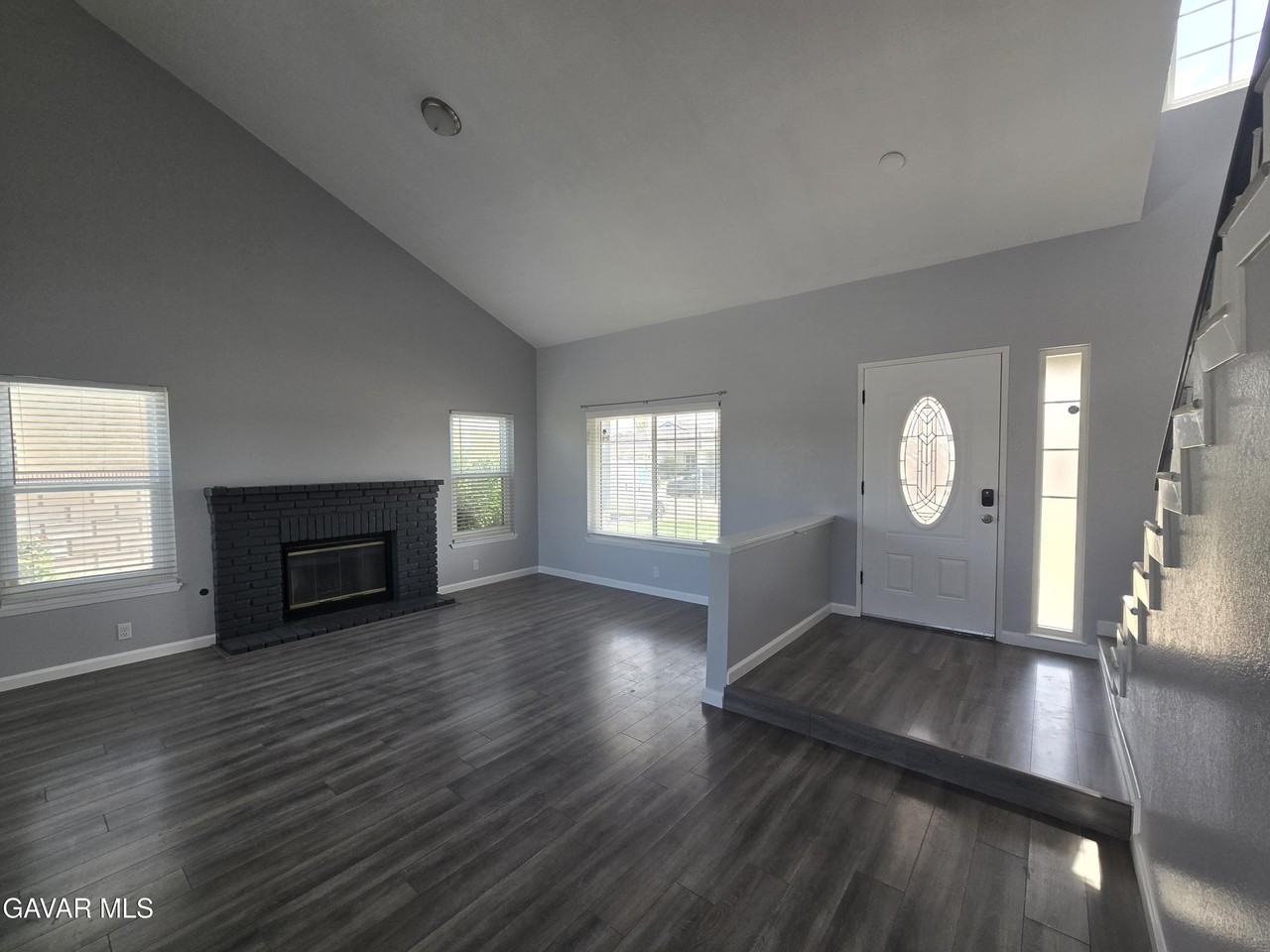1621 W Newgrove St - Photo 6 of 28