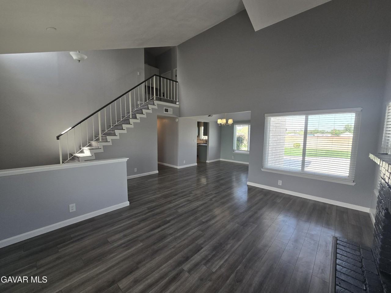 1621 W Newgrove St - Photo 7 of 28