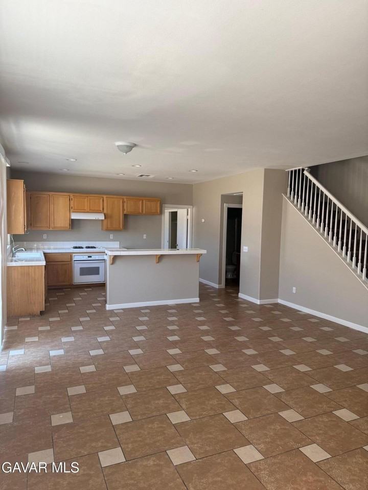 38121 38th St E - Photo 3 of 10