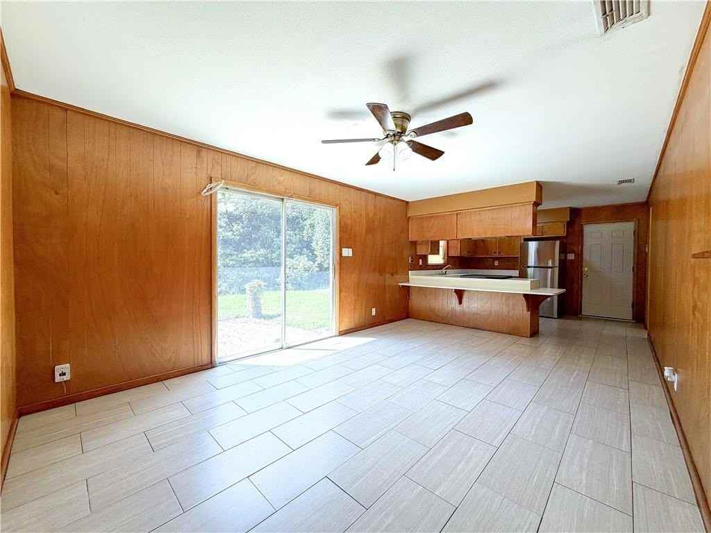 1254 Lake Cir W - Photo 6 of 17