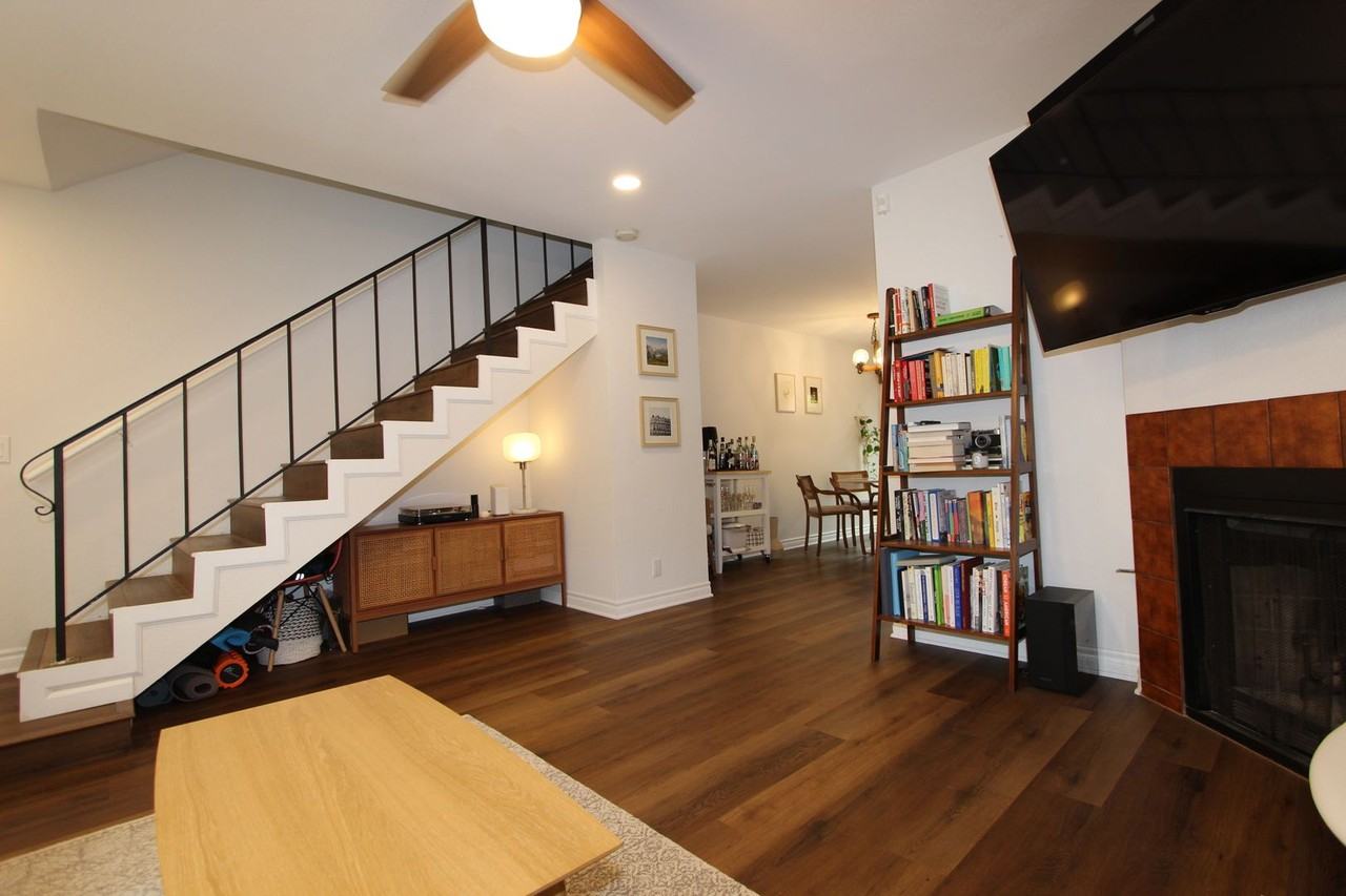 3821 Albatross St #3 - Photo 4 of 21