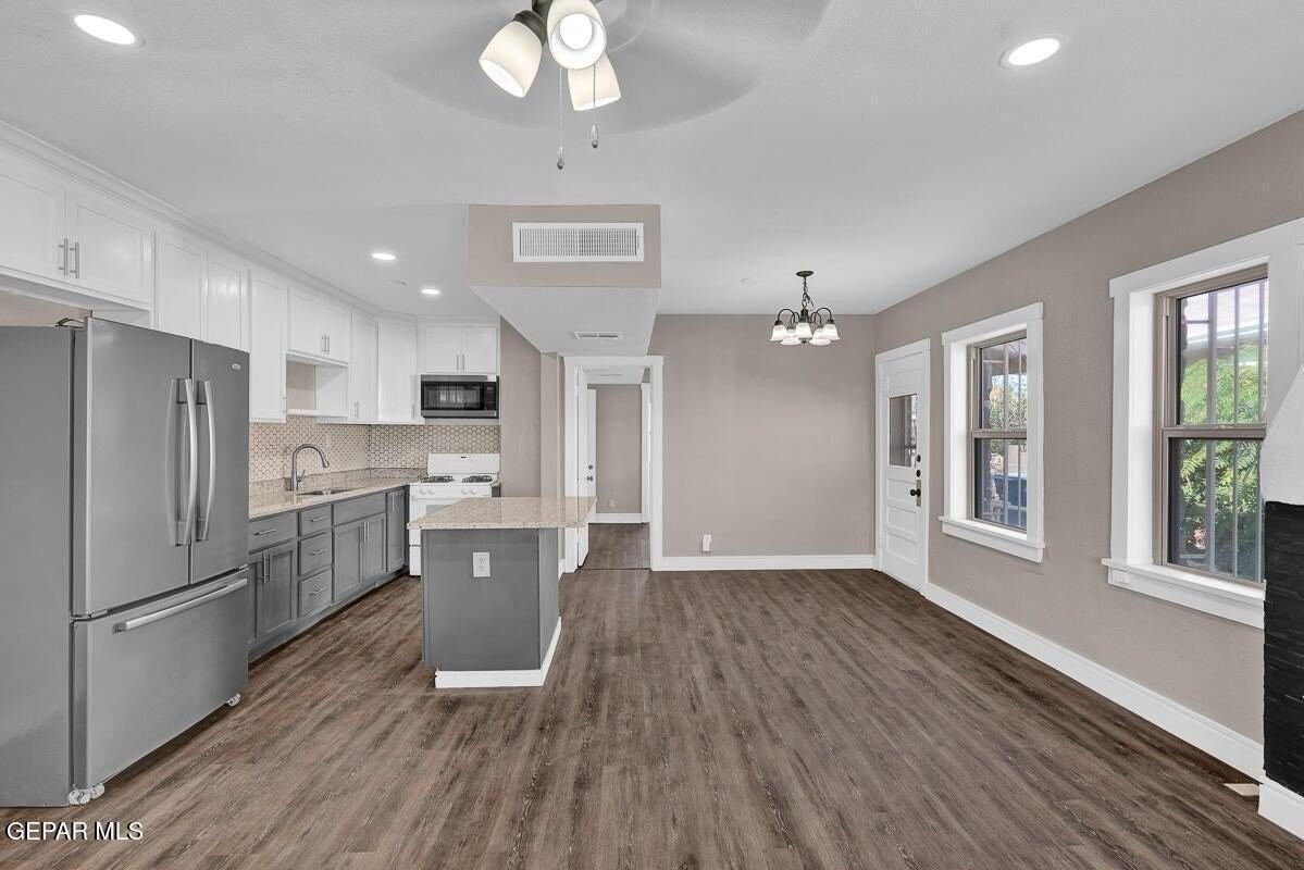 3411 Altura Ave - Photo 3 of 13