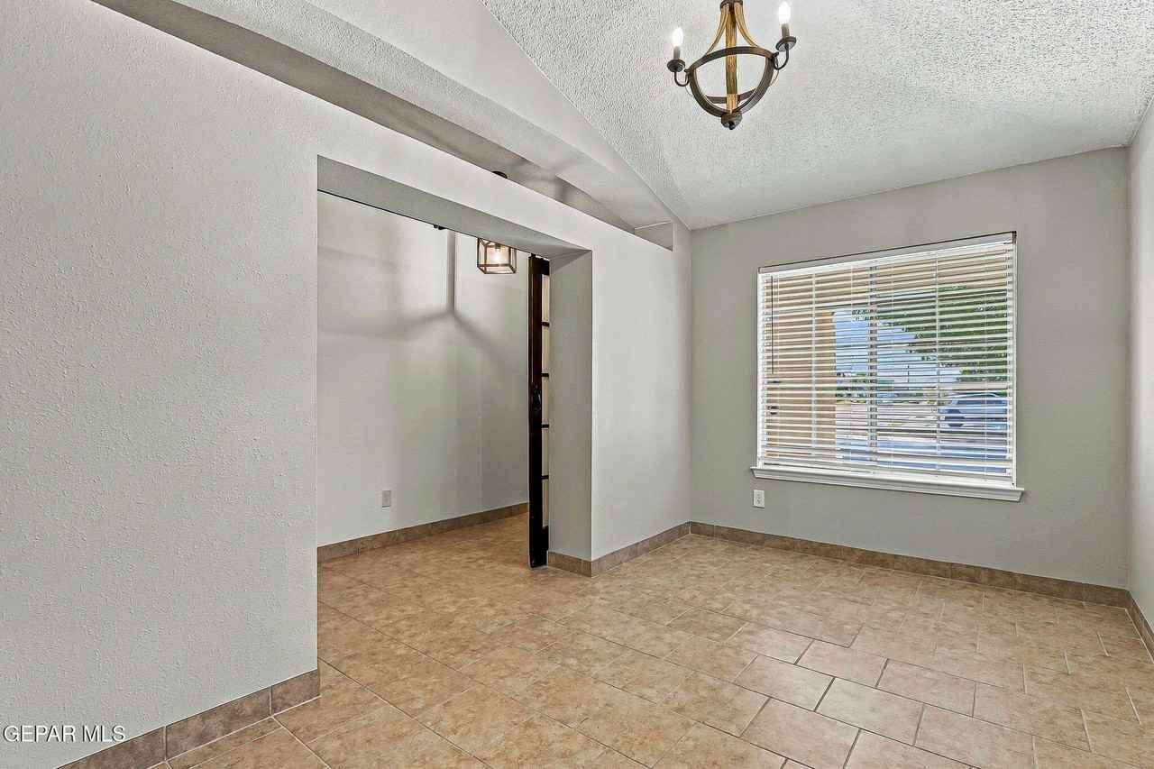 2724 Granite Rock Dr - Photo 7 of 34