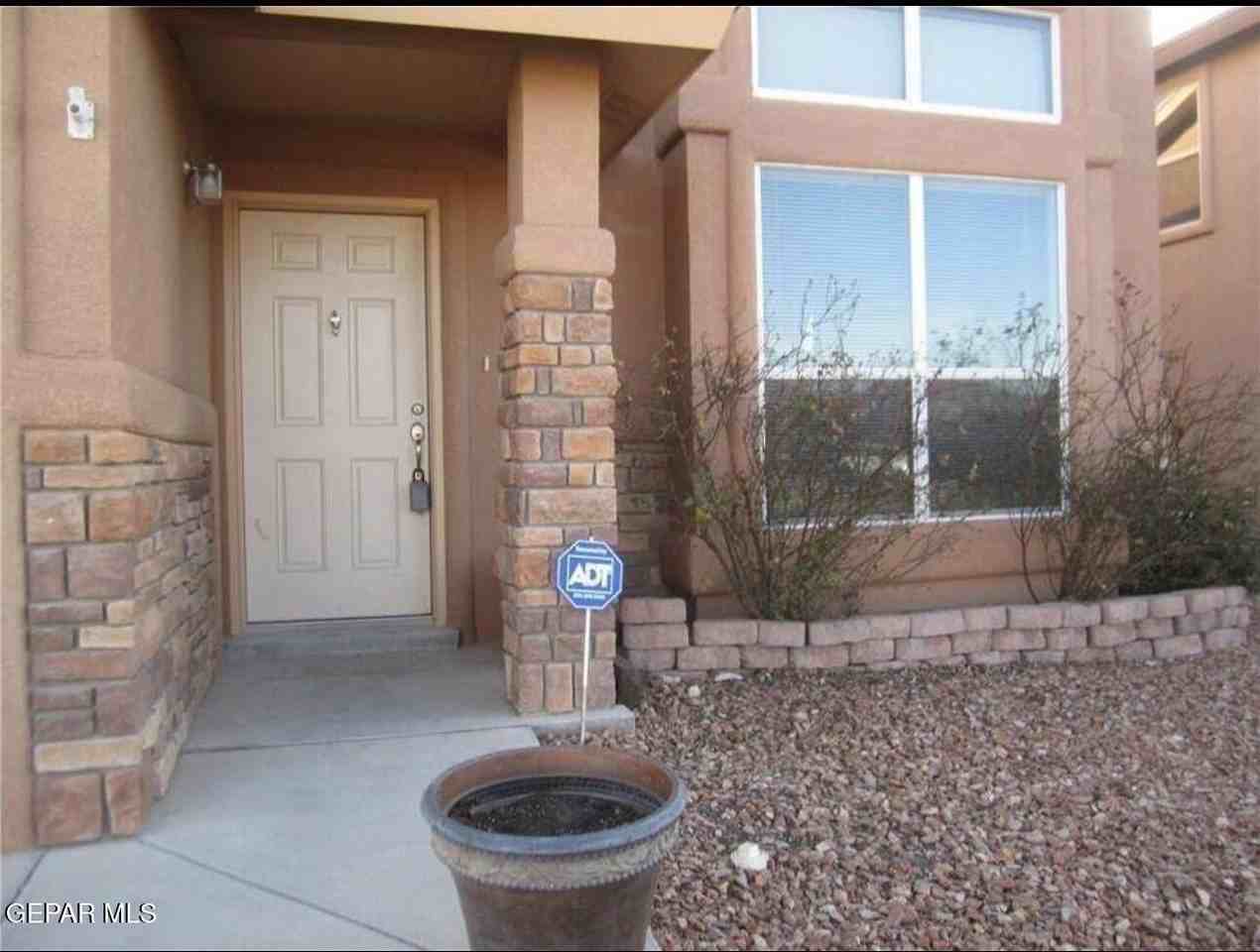14248 Firewood Dr - Photo 3 of 10