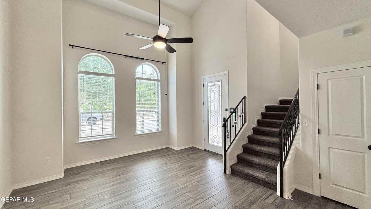 6561 Hoop St #B - Photo 6 of 39