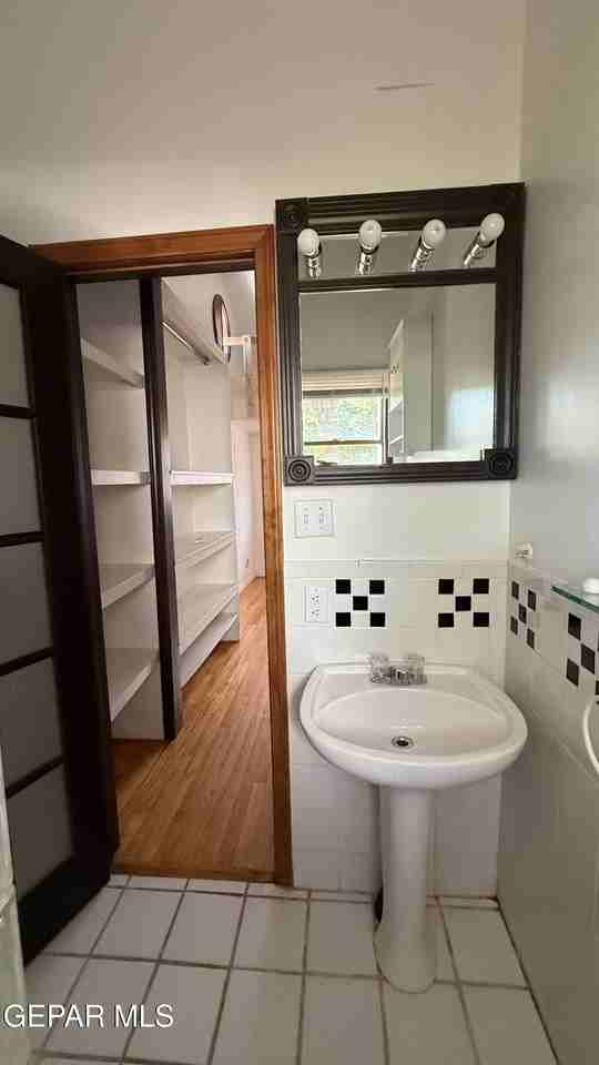 1218 Moore St #B - Photo 4 of 9
