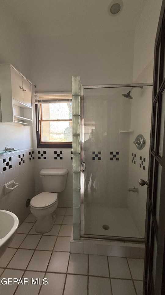 1218 Moore St #B - Photo 5 of 9