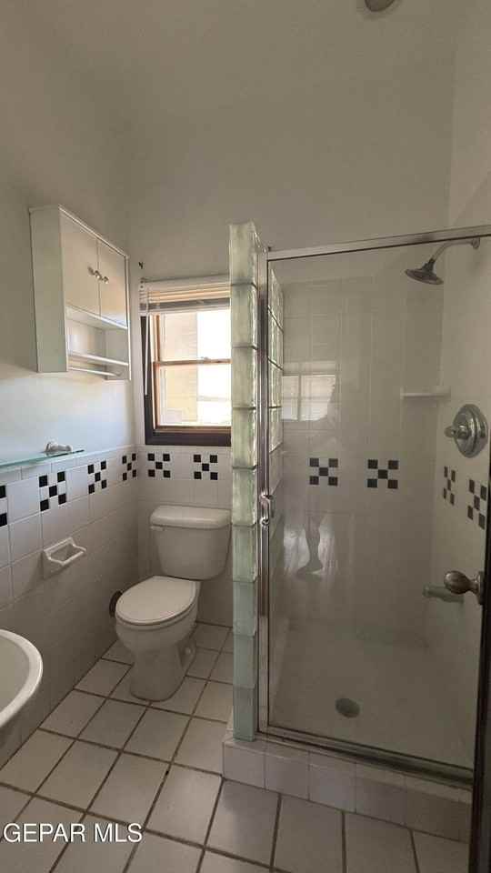 1218 Moore St #B - Photo 6 of 9