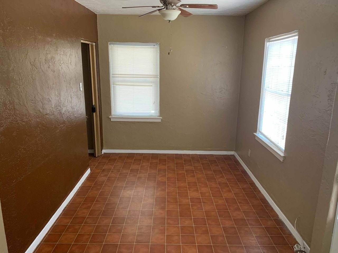 3727 Nashville Ave - Photo 3 of 8