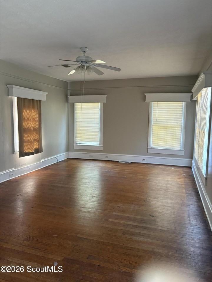 310 Hill St - Photo 3 of 12