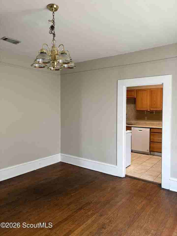 310 Hill St - Photo 4 of 12