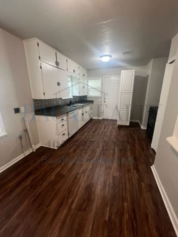 721 Nebraska St - Photo 3 of 10