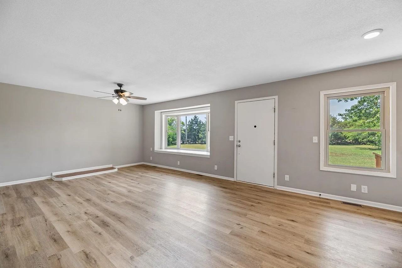 15120 15120 E 63rd St- FOR RENT - Photo 3 of 35