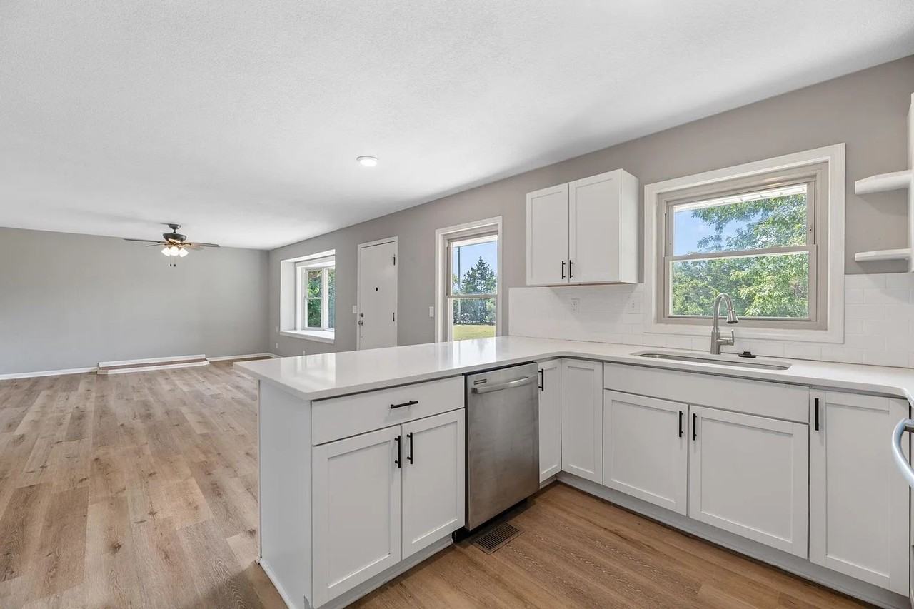 15120 15120 E 63rd St- FOR RENT - Photo 5 of 35