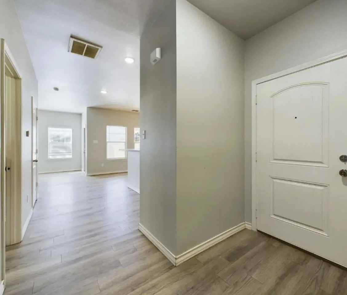 6040 24th St #30 - Photo 2 of 7