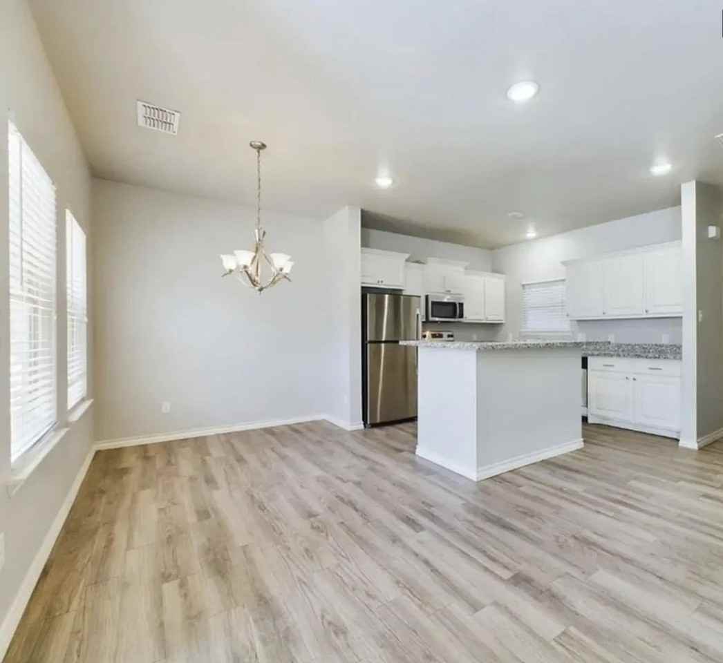 6040 24th St #30 - Photo 3 of 7