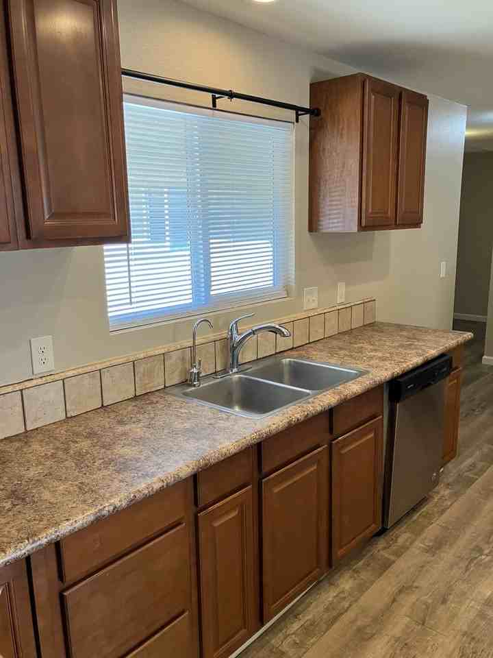 17168 Seidner Ave - Photo 5 of 17