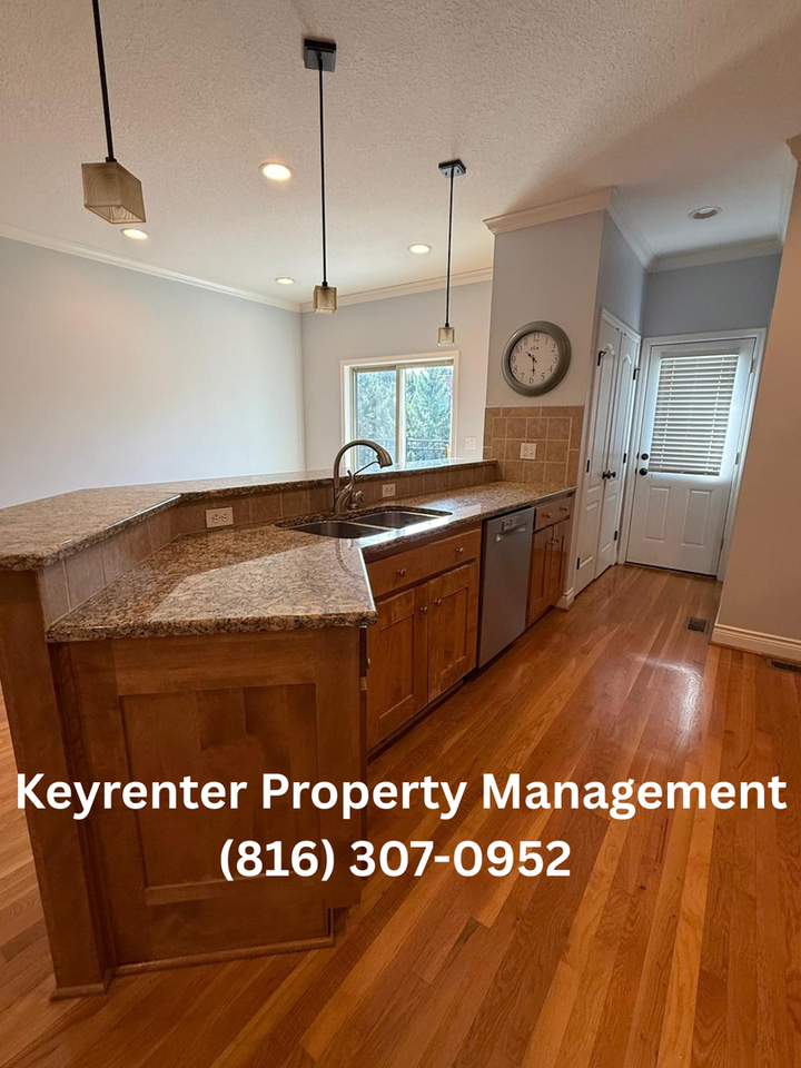 207 W 34th St - Photo 5 of 29