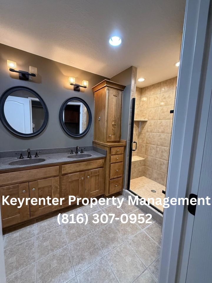 207 W 34th St - Photo 7 of 29