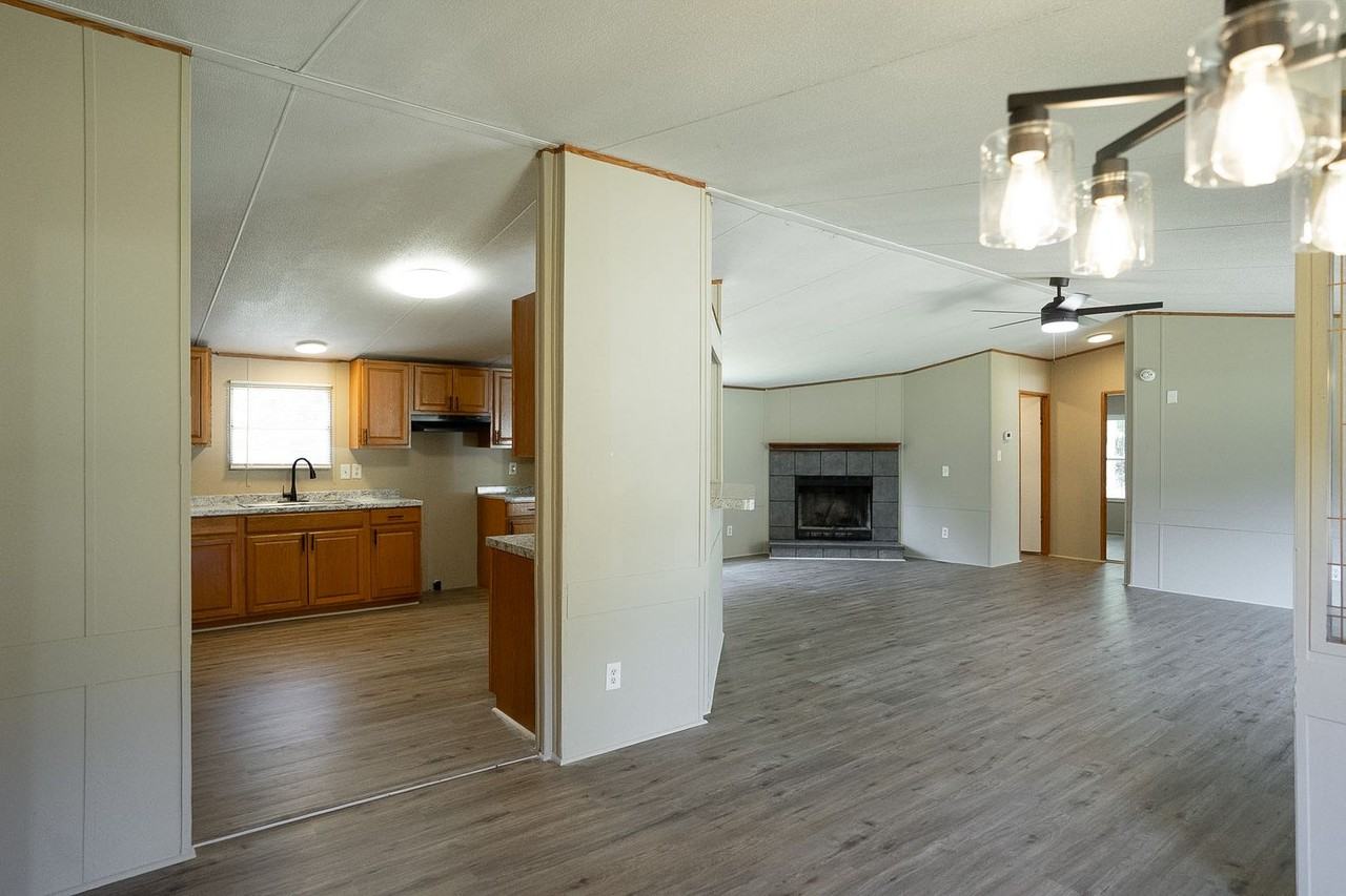 2619 Boyd Rd - Photo 6 of 34